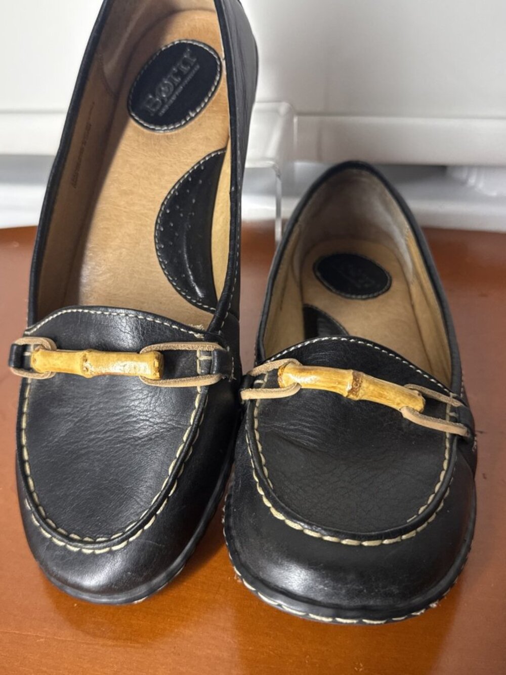Born women’s flats size 9.5 Slip On Comfort, Black And Tan